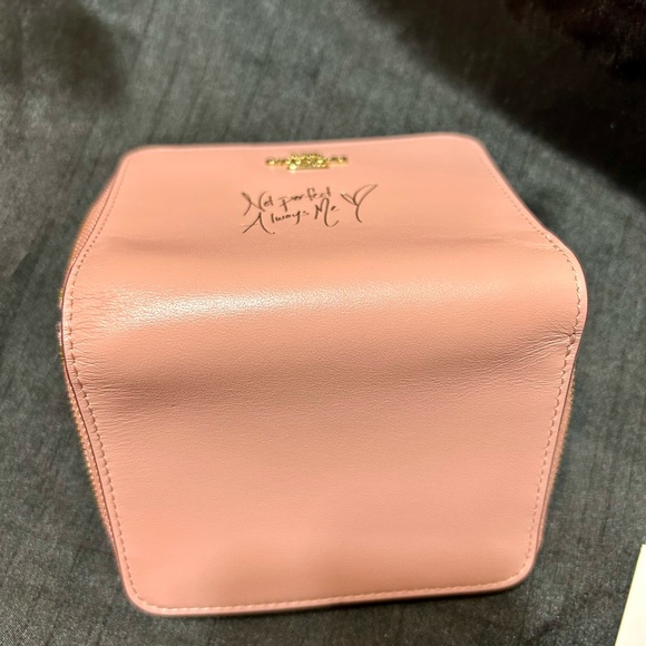 Limited Edition Coach x Selena Gomez Wallet - Picture 3 of 9